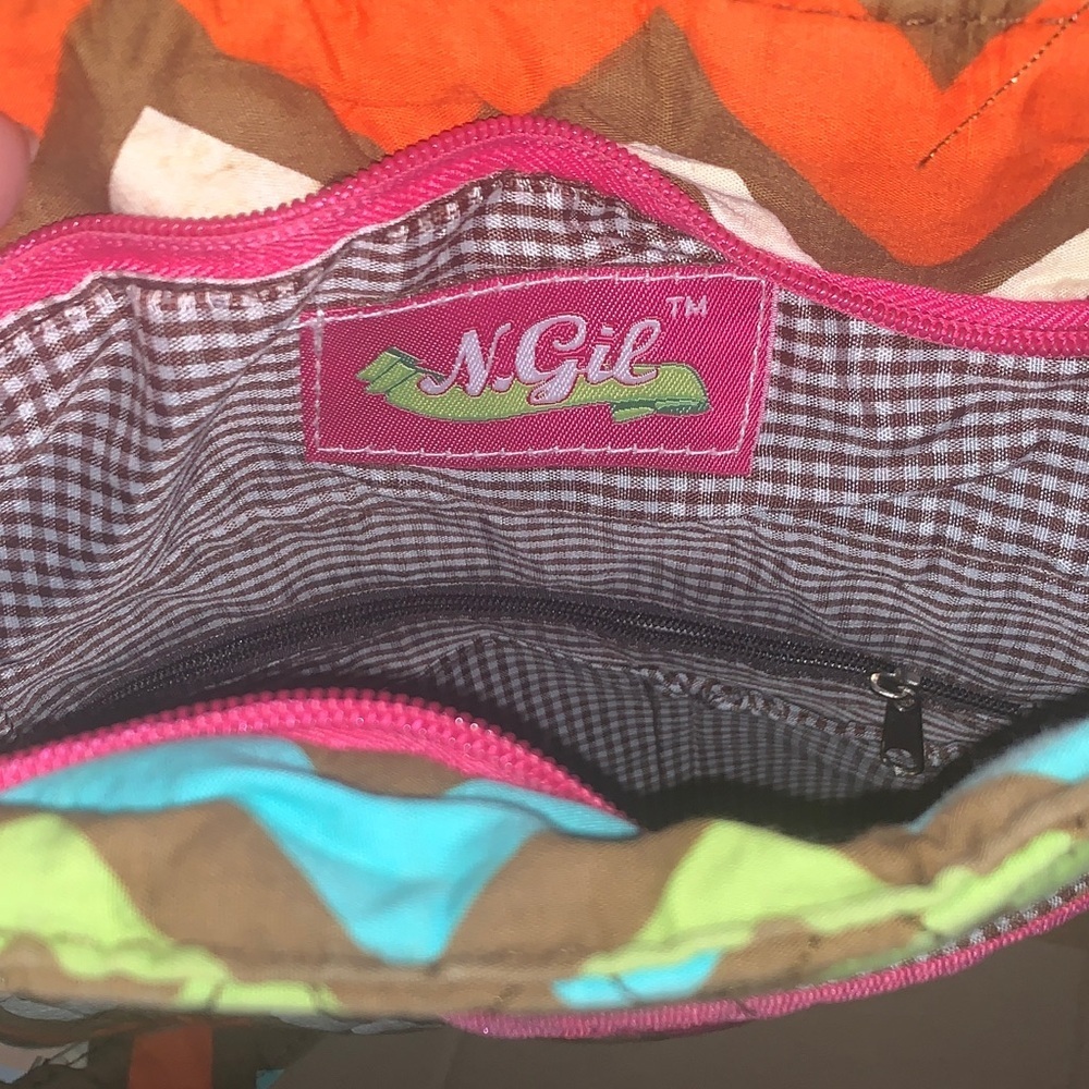 Chevron Patterned Shoulder Bag - Picture 4 of 6